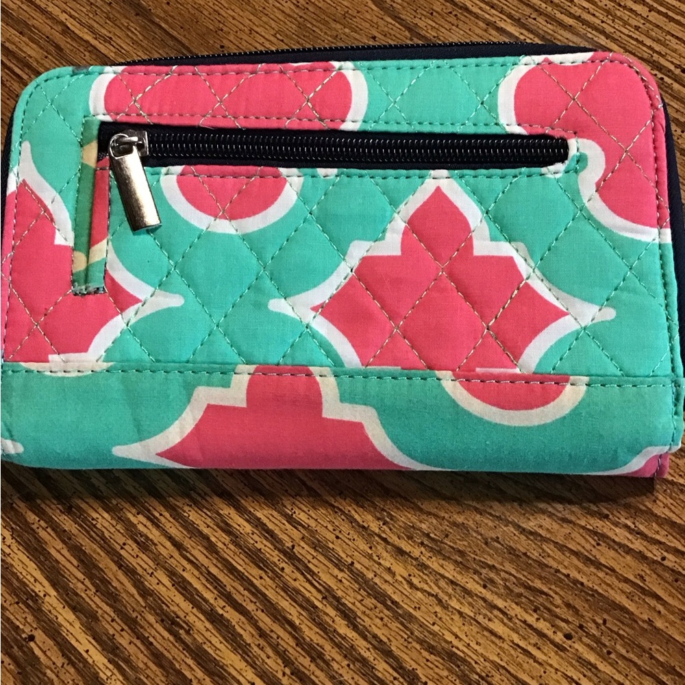 Women’s NWT Quilted Wallet lots of storage - Picture 7 of 11